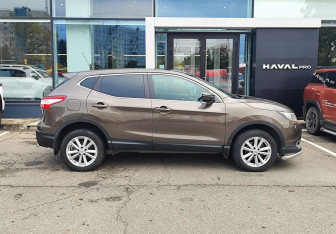 Подержанный автомобиль Nissan Qashqai 2014 года (4 фото)
