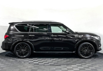 Подержанный автомобиль Infiniti QX80 2018 года (4 фото)