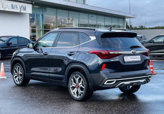 Подержанный автомобиль Kia Seltos 2020 года (7 фото)