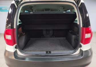 Подержанный автомобиль Skoda Yeti 2013 года (11 фото)