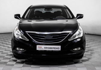 Подержанный автомобиль Hyundai Sonata 2011 года (2 фото)
