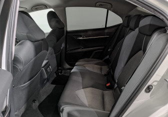Подержанный автомобиль Toyota Camry Sedan 2021 года (18 фото)