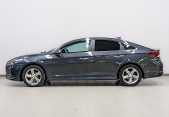 Подержанный автомобиль Hyundai Sonata 2018 года (8 фото)