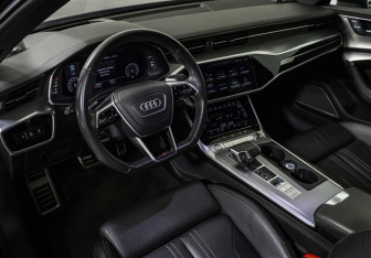 Подержанный автомобиль Audi A6 Sedan 2018 года (10 фото)