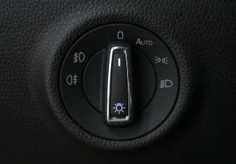 Подержанный автомобиль Skoda Superb Liftback 2023 года (16 фото)