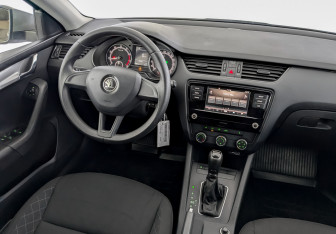 Подержанный автомобиль Skoda Octavia Liftback 2019 года (26 фото)