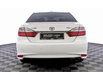 Подержанный автомобиль Toyota Camry Sedan 2017 года (6 фото)