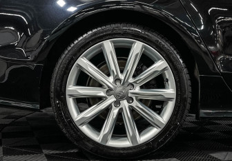 Подержанный автомобиль Audi A7 2012 года (20 фото)
