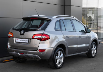 Подержанный автомобиль Renault Koleos 2012 года (5 фото)