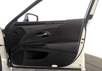 Подержанный автомобиль Lexus ES 2021 года (25 фото)