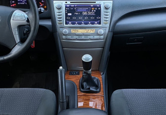 Подержанный автомобиль Toyota Camry Sedan 2011 года (11 фото)