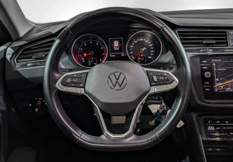 Подержанный автомобиль Volkswagen Tiguan 2021 года (22 фото)