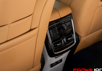 Подержанный автомобиль Jetour X70 2023 года (19 фото)