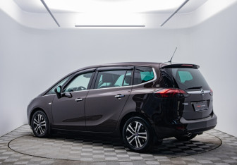 Подержанный автомобиль Opel Zafira Compactvan 2013 года (7 фото)