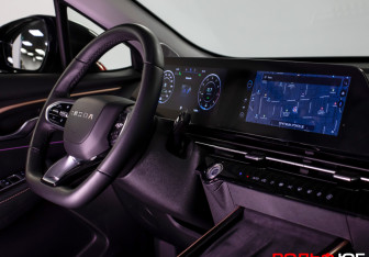 Подержанный автомобиль Omoda C5 2023 года (21 фото)