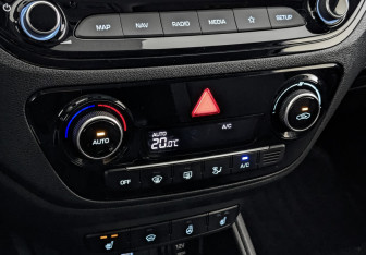 Подержанный автомобиль Hyundai Solaris Sedan 2021 года (21 фото)