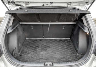 Подержанный автомобиль Kia Rio Hatchback 2020 года (10 фото)