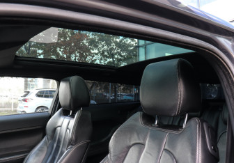 Подержанный автомобиль Land Rover Range Rover Evoque 2012 года (16 фото)