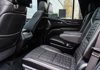 Подержанный автомобиль Cadillac Escalade Suv 2021 года (25 фото)