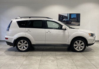 Подержанный автомобиль Mitsubishi Outlander 2010 года (4 фото)