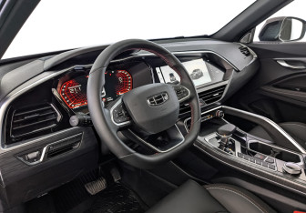 Подержанный автомобиль Geely Tugella 2024 года (15 фото)