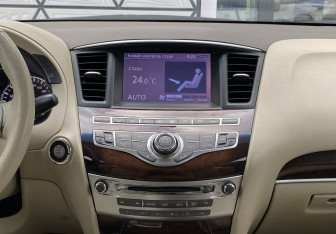 Подержанный автомобиль Infiniti JX 2013 года (13 фото)