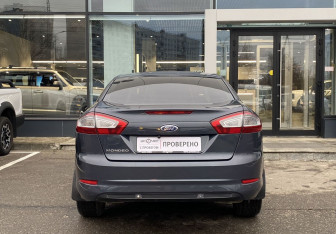 Подержанный автомобиль Ford Mondeo Sedan 2012 года (6 фото)