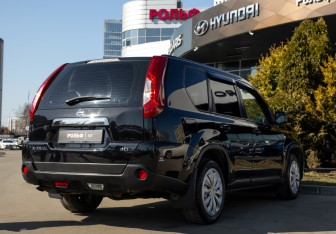 Подержанный автомобиль Nissan X-Trail 2011 года (4 фото)