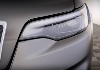 Подержанный автомобиль Jeep Cherokee 2018 года (17 фото)