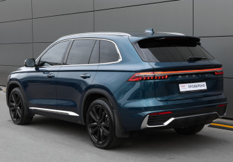 Подержанный автомобиль Geely Monjaro 2023 года (7 фото)