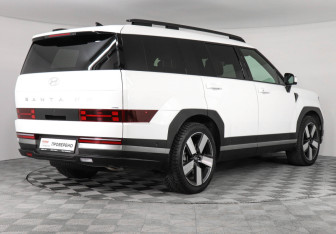 Подержанный автомобиль Hyundai Santa Fe 2024 года (5 фото)