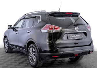 Подержанный автомобиль Nissan X-Trail 2016 года (7 фото)