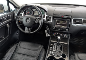 Подержанный автомобиль Volkswagen Touareg 2016 года (29 фото)
