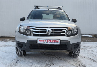 Подержанный автомобиль Renault Duster 2012 года (2 фото)
