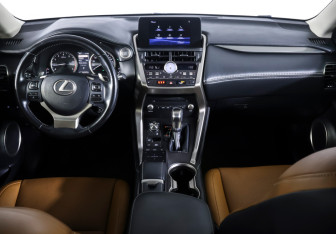 Подержанный автомобиль Lexus NX 2018 года (12 фото)