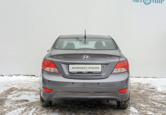 Подержанный автомобиль Hyundai Solaris Sedan 2013 года (6 фото)