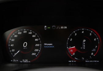 Подержанный автомобиль Volvo XC60 2018 года (9 фото)