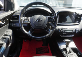 Подержанный автомобиль Kia Sorento 2019 года (13 фото)