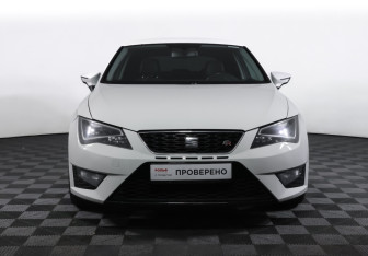 Подержанный автомобиль SEAT Leon Hatchback 2014 года (10 фото)