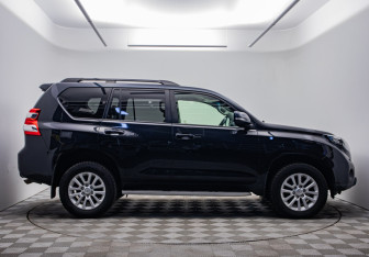 Подержанный автомобиль Toyota Land Cruiser Prado 2016 года (4 фото)