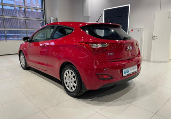 Подержанный автомобиль Hyundai i30 Hatchback 2013 года (6 фото)