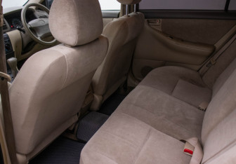 Подержанный автомобиль Toyota Corolla Sedan 2001 года (11 фото)