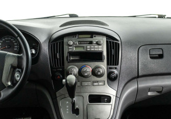 Подержанный автомобиль Hyundai Grand Starex 2008 года (8 фото)
