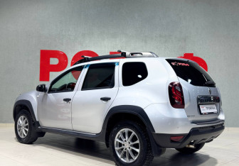 Подержанный автомобиль Renault Duster 2015 года (5 фото)