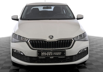 Подержанный автомобиль Skoda Rapid Liftback 2021 года (2 фото)