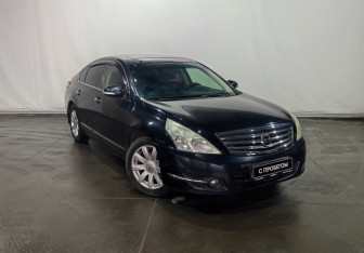 Подержанный автомобиль Nissan Teana 2010 года (3 фото)