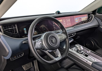 Подержанный автомобиль Voyah Free 2023 года (15 фото)