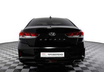 Подержанный автомобиль Hyundai Sonata 2019 года (6 фото)