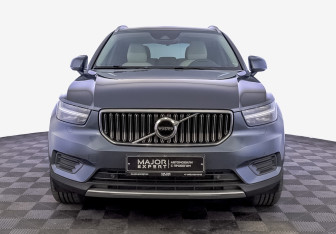 Подержанный автомобиль Volvo XC40 2021 года (2 фото)