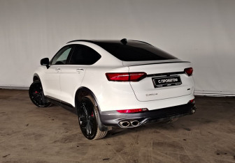 Подержанный автомобиль Geely Tugella 2022 года (7 фото)